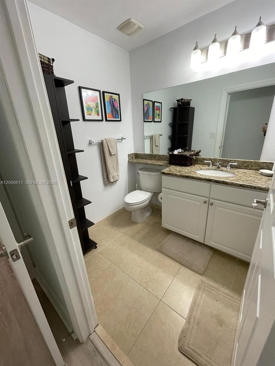 Photo of 3001 185th St  #612, Aventura, Florida, 33180 - 