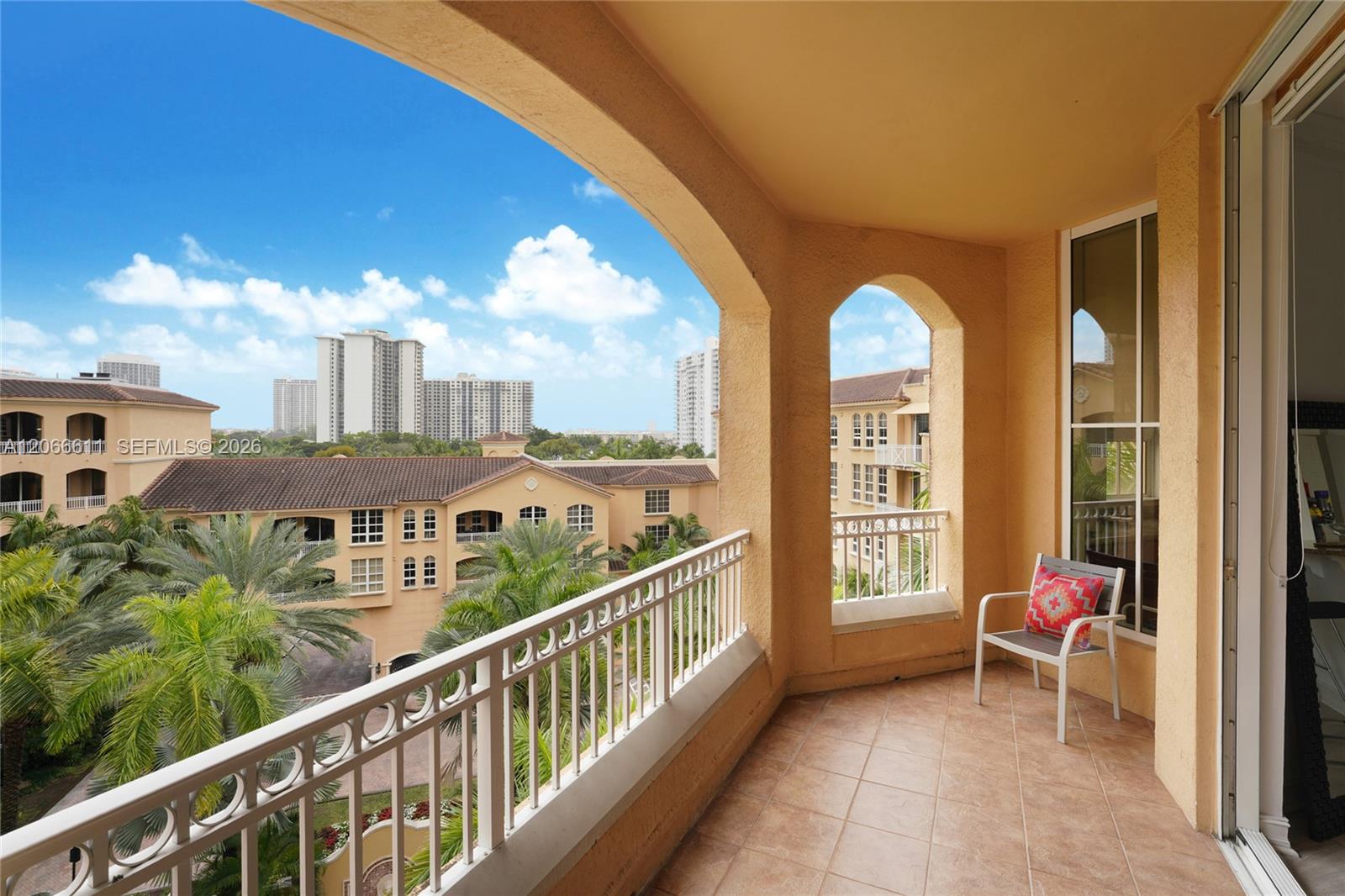 Photo of 3001 185th St  #612, Aventura, Florida, 33180 - 