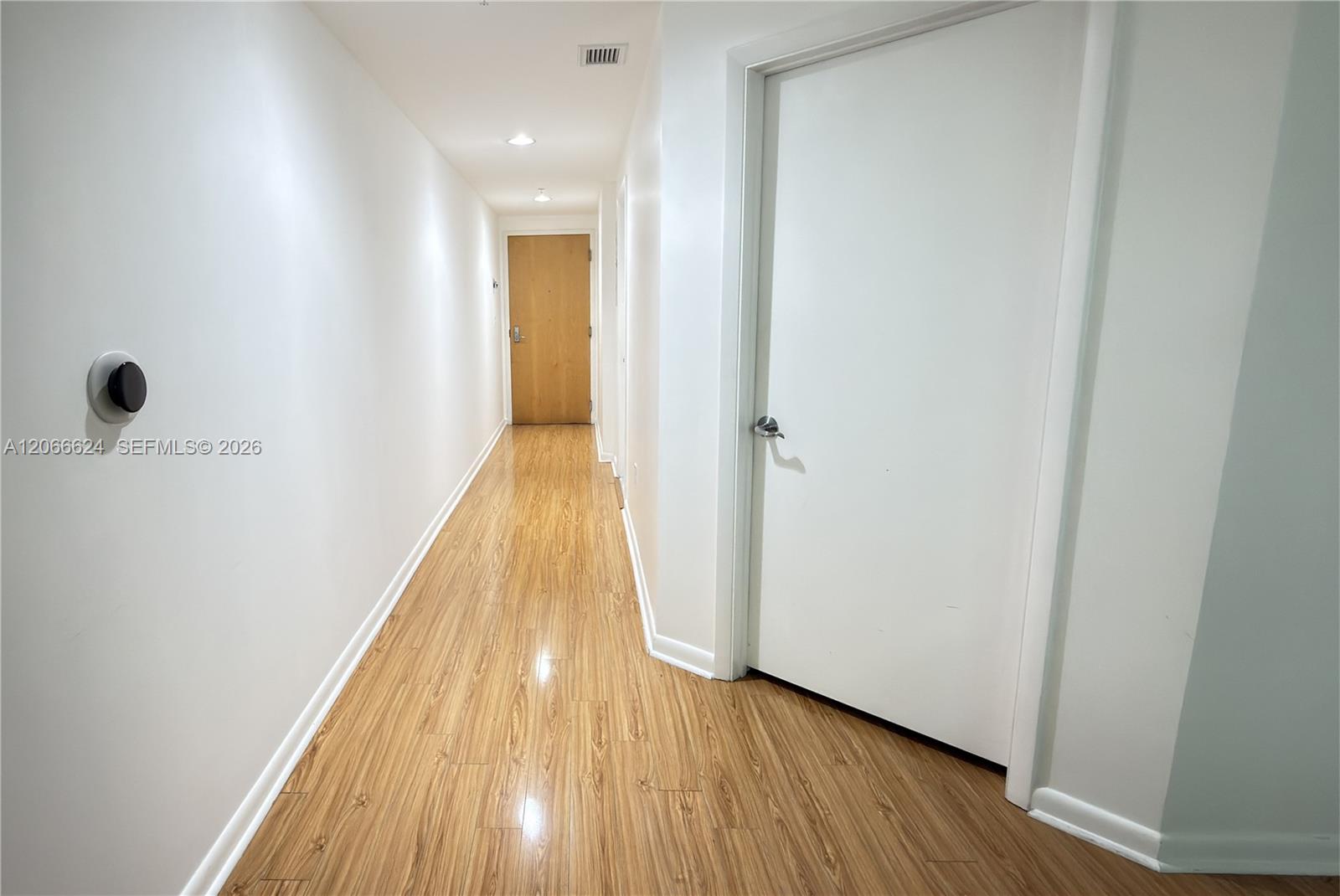 See details 808 2 / 2 1006 sq. ft. $ 2026-08-06 0 Photo