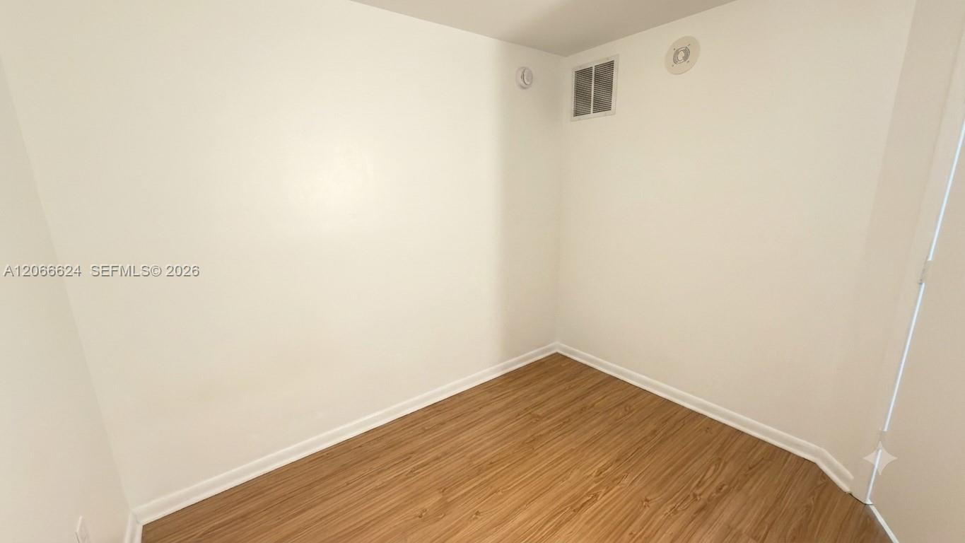 See details 808 2 / 2 1006 sq. ft. $ 2026-08-06 0 Photo