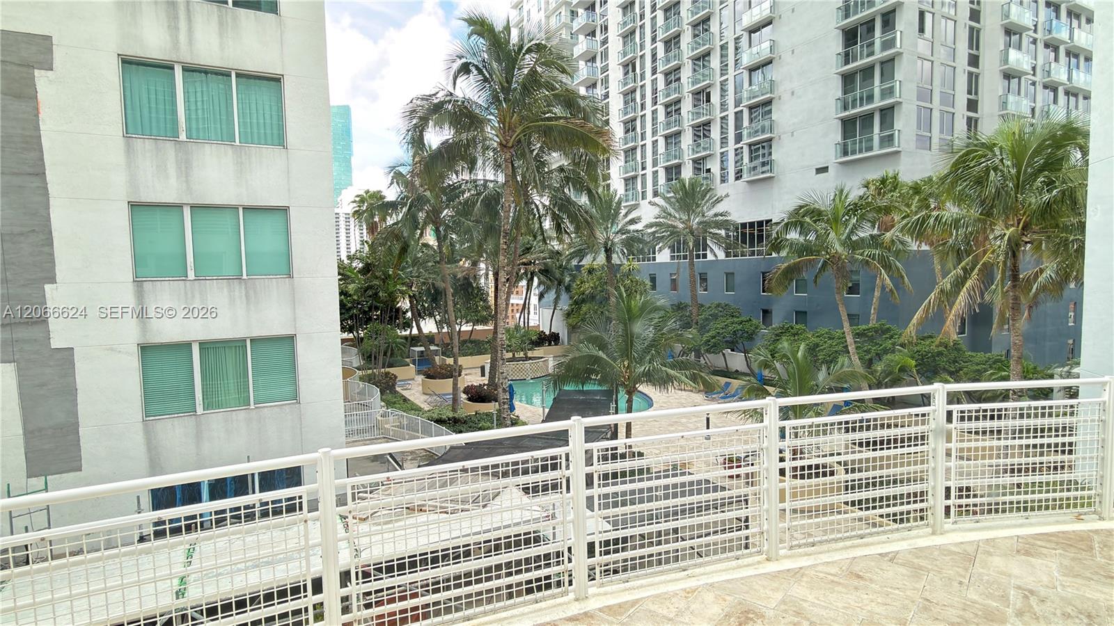 See details 808 2 / 2 1006 sq. ft. $ 2026-08-06 0 Photo