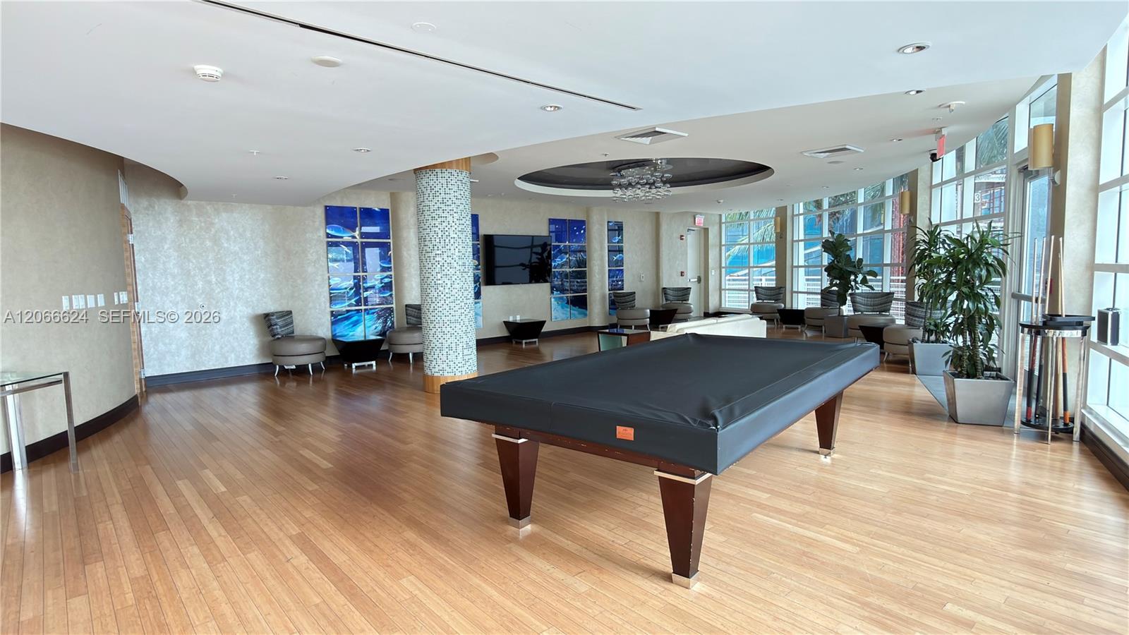 See details 808 2 / 2 1006 sq. ft. $ 2026-08-06 0 Photo
