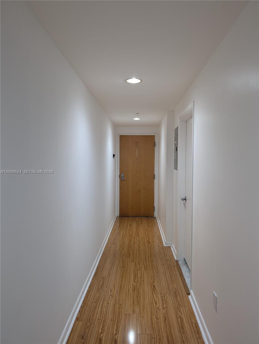808 2 / 2 1006 sq. ft. $ 2026-08-06 0 Photo
