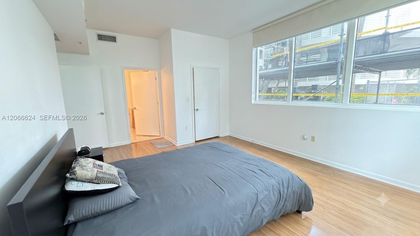 See details 808 2 / 2 1006 sq. ft. $ 2026-08-06 0 Photo