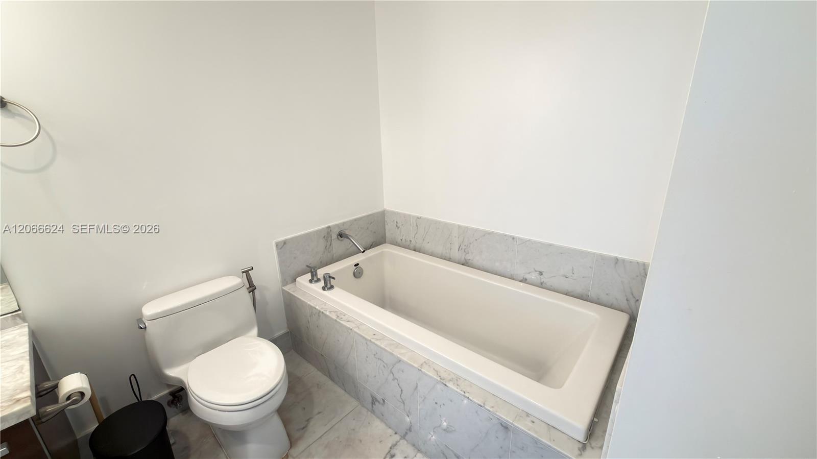 See details 808 2 / 2 1006 sq. ft. $ 2026-08-06 0 Photo
