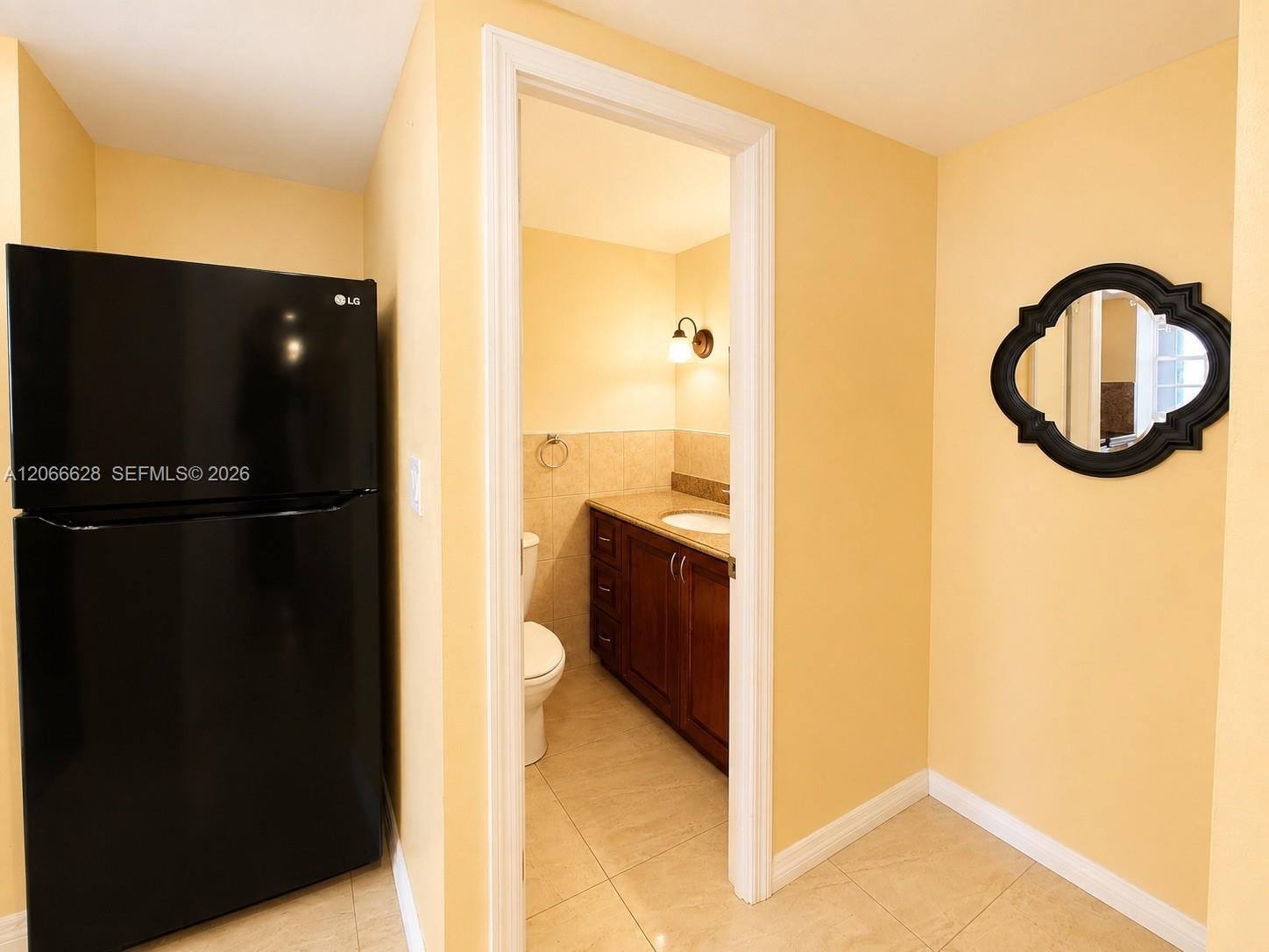706 1 / 2 943 sq. ft. $ 2026-08-06 0 Photo
