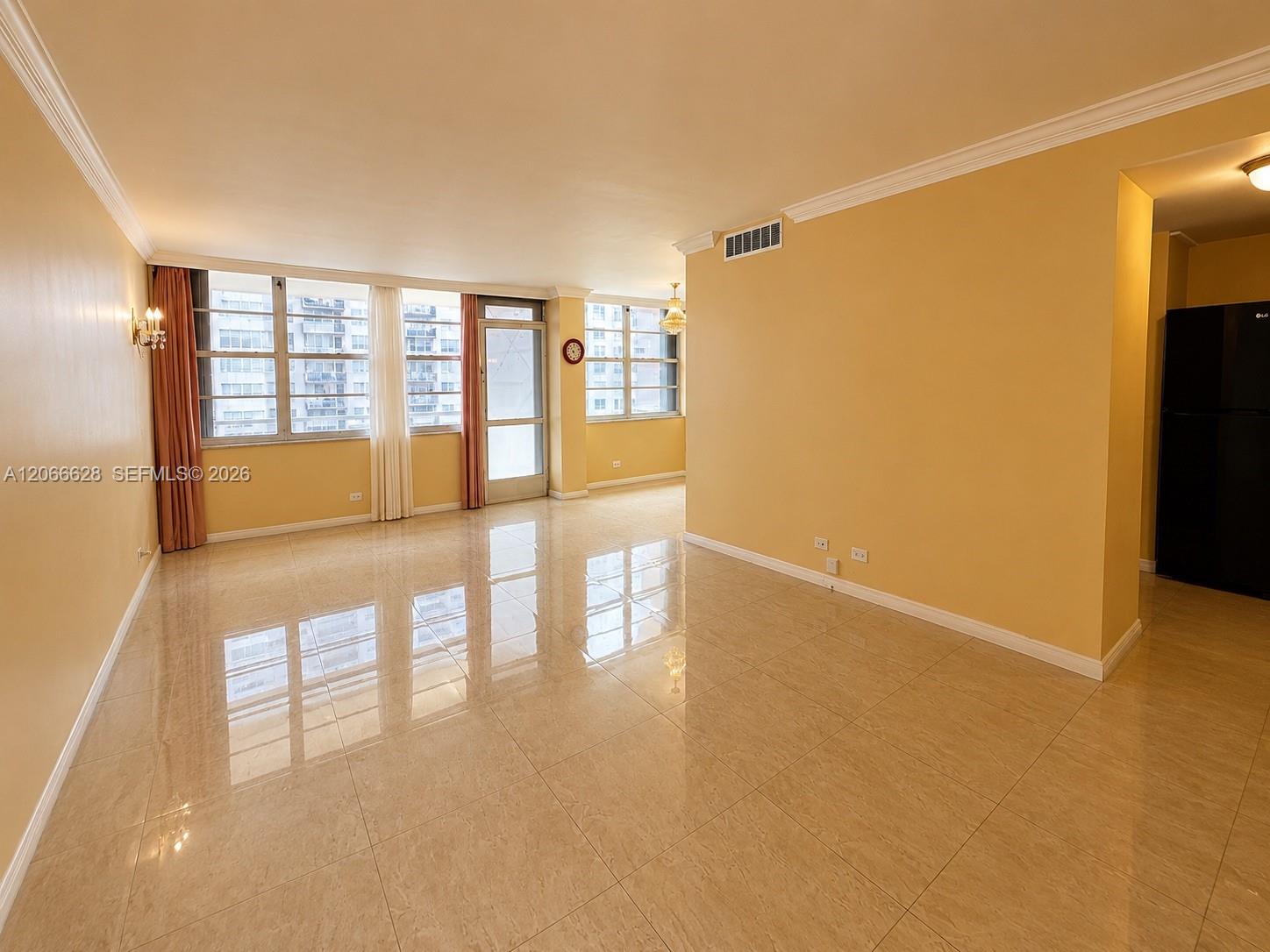 706 1 / 2 943 sq. ft. $ 2026-08-06 0 Photo