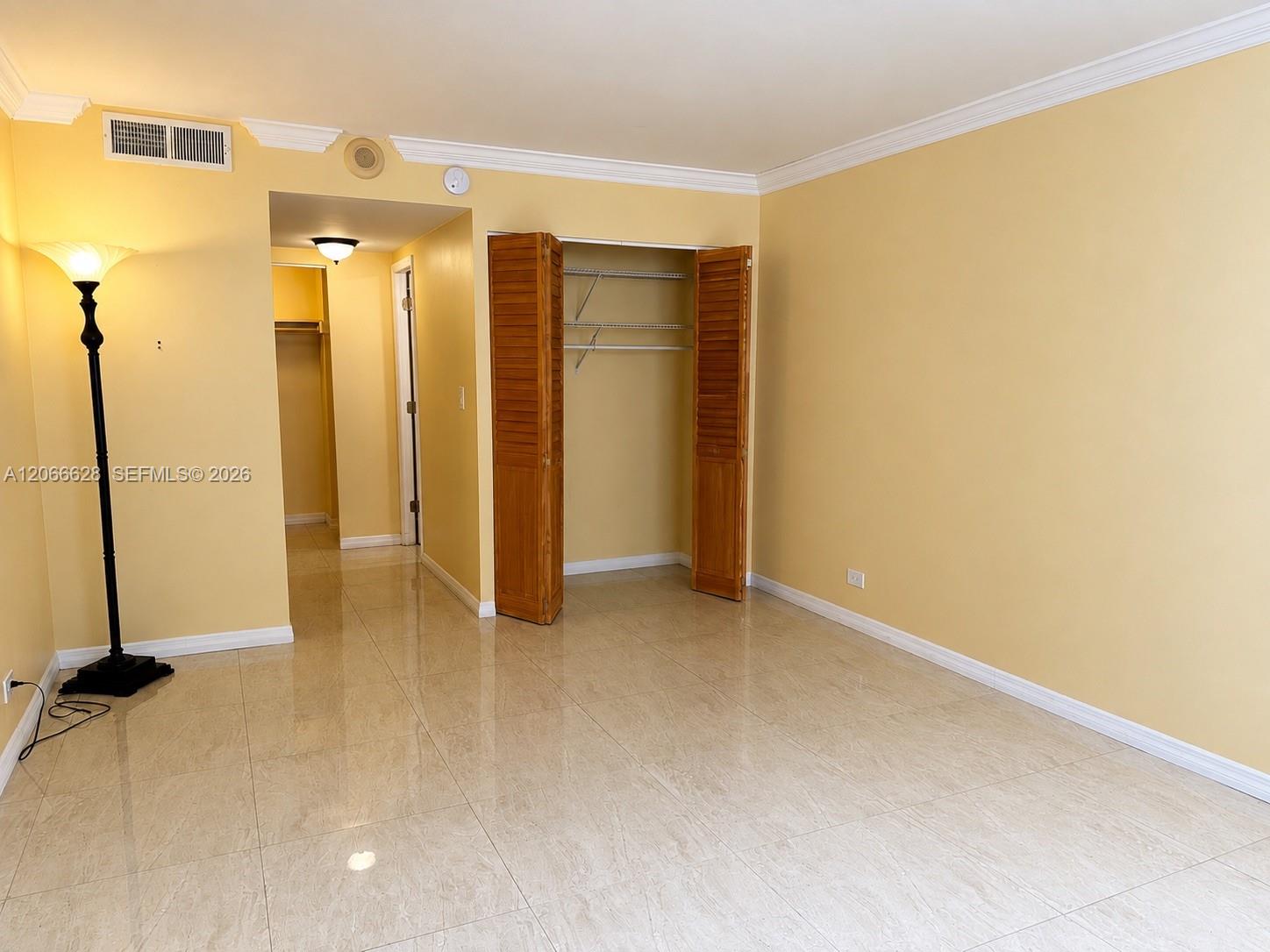 706 1 / 2 943 sq. ft. $ 2026-08-06 0 Photo