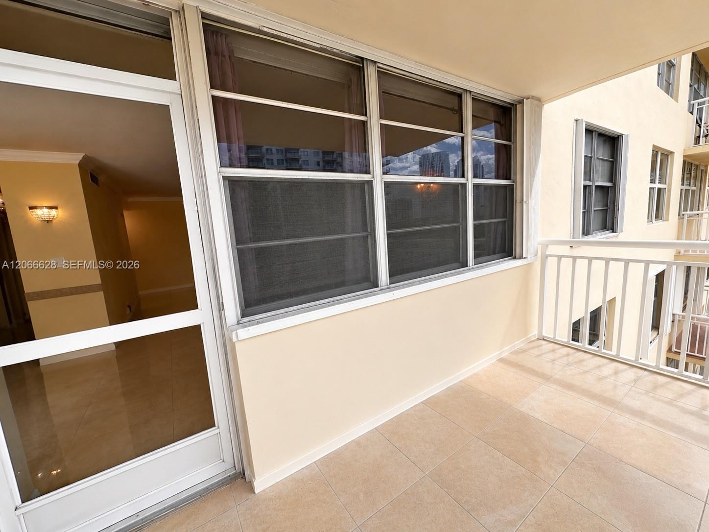 706 1 / 2 943 sq. ft. $ 2026-08-06 0 Photo