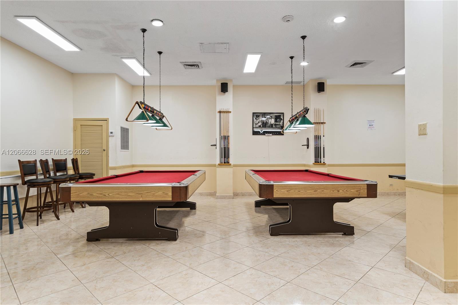 706 1 / 2 943 sq. ft. $ 2026-08-06 0 Photo