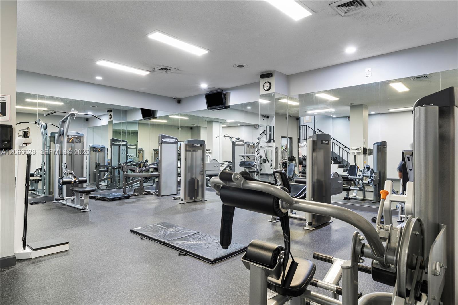 706 1 / 2 943 sq. ft. $ 2026-08-06 0 Photo