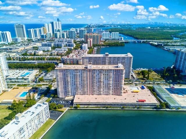706 1 / 2 943 sq. ft. $ 2026-08-06 0 Photo