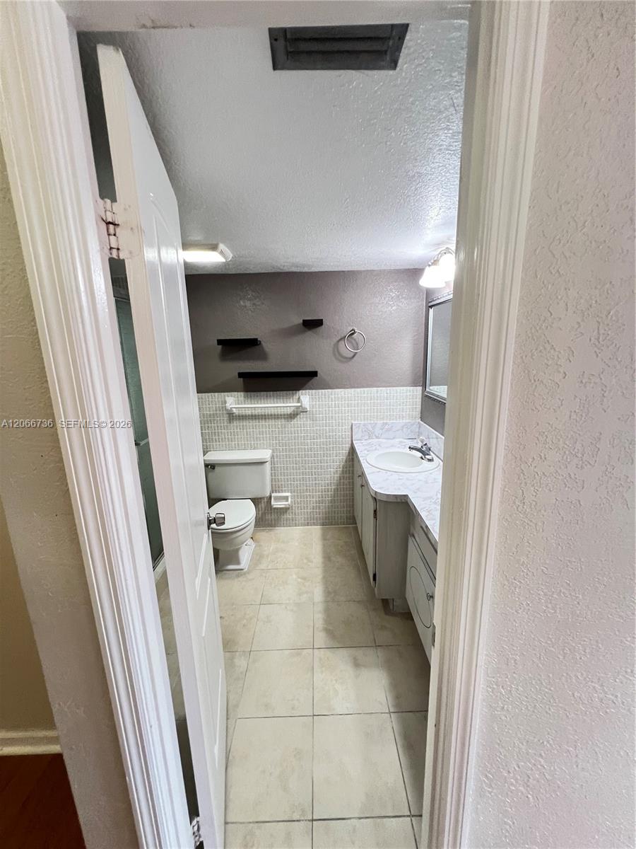 509-1 2 / 2 1315 sq. ft. $ 2026-08-06 0 foto