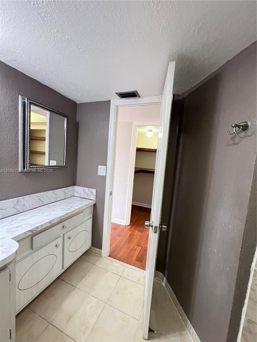 509-1 2 / 2 1315 sq. ft. $ 2026-08-06 0 foto