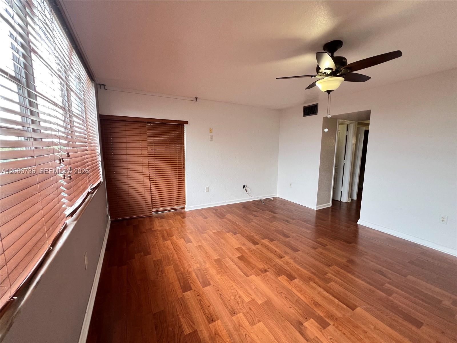 509-1 2 / 2 1315 sq. ft. $ 2026-08-06 0 foto