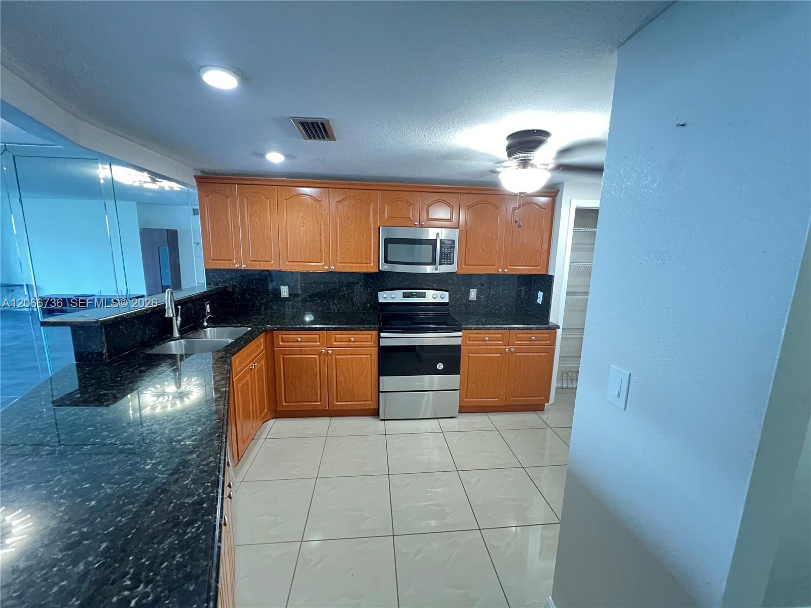 509-1 2 / 2 1315 sq. ft. $ 2026-08-06 0 foto