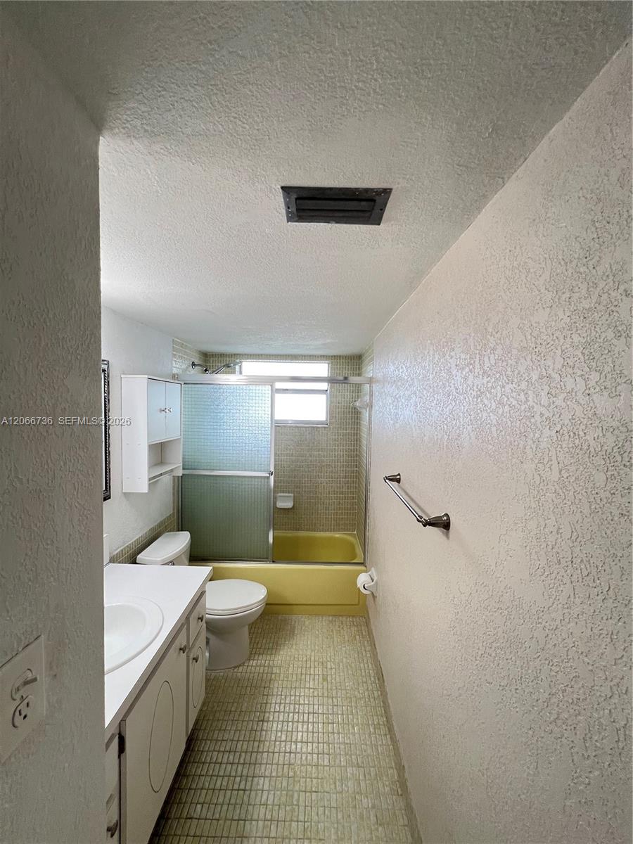 509-1 2 / 2 1315 sq. ft. $ 2026-08-06 0 foto