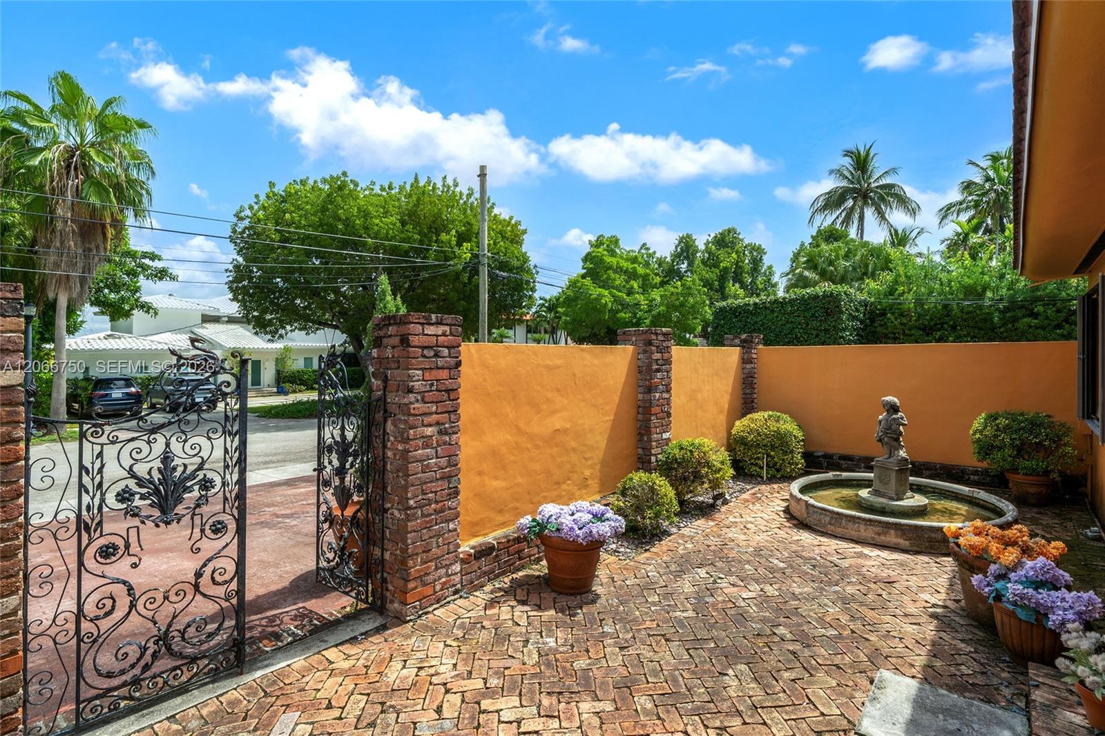   /   sq. ft. $ 2026-08-06 0 foto
