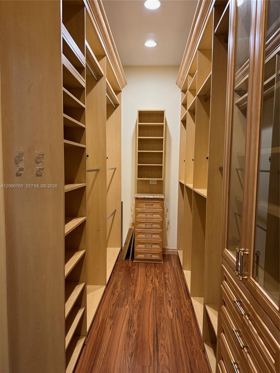 Photo of 891 Captiva Dr  (891), Hollywood, Florida, 33019 - Master Closet 1