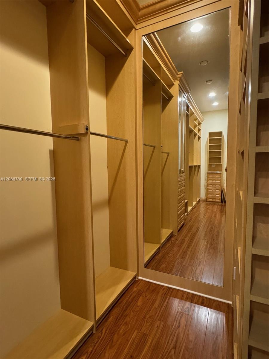 Photo of 891 Captiva Dr  (891), Hollywood, Florida, 33019 - Master Closet 2