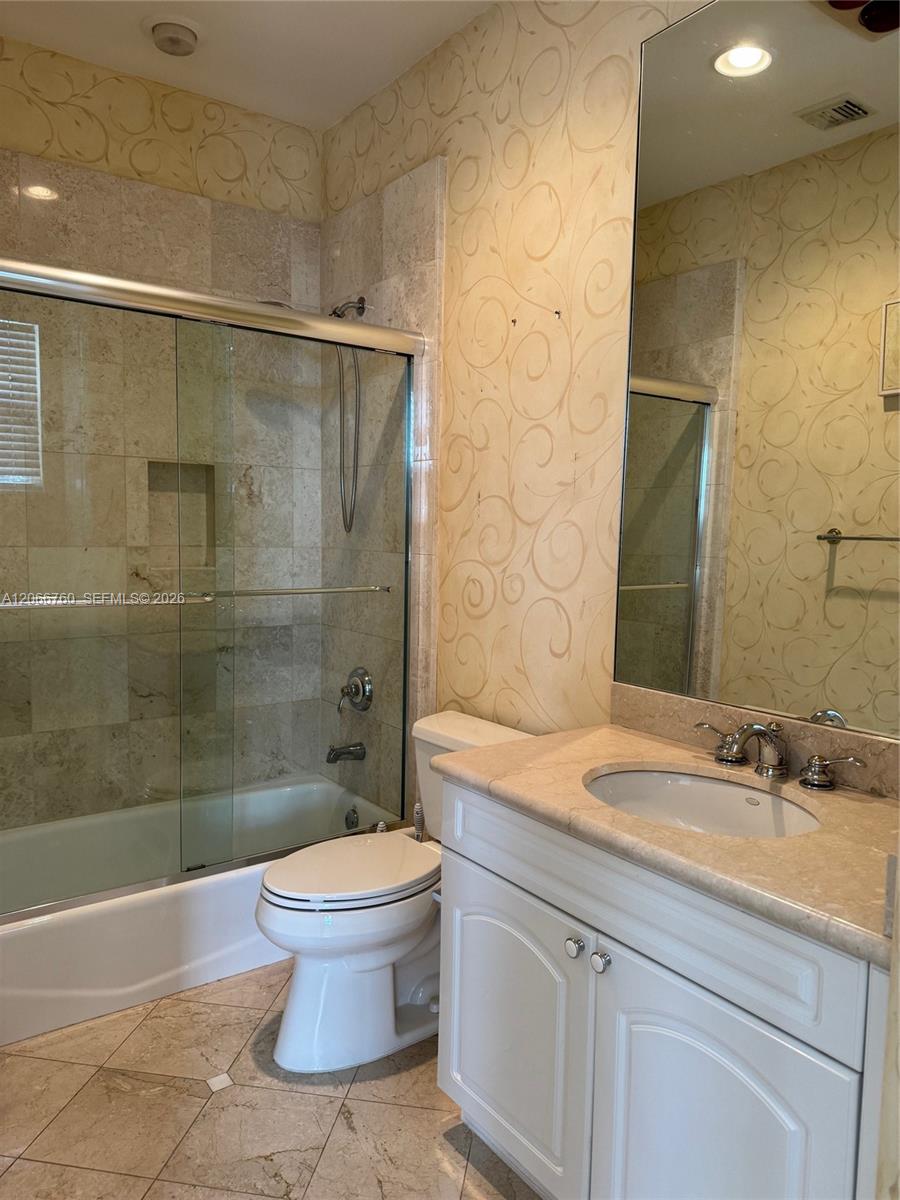 Photo of 891 Captiva Dr  (891), Hollywood, Florida, 33019 - 