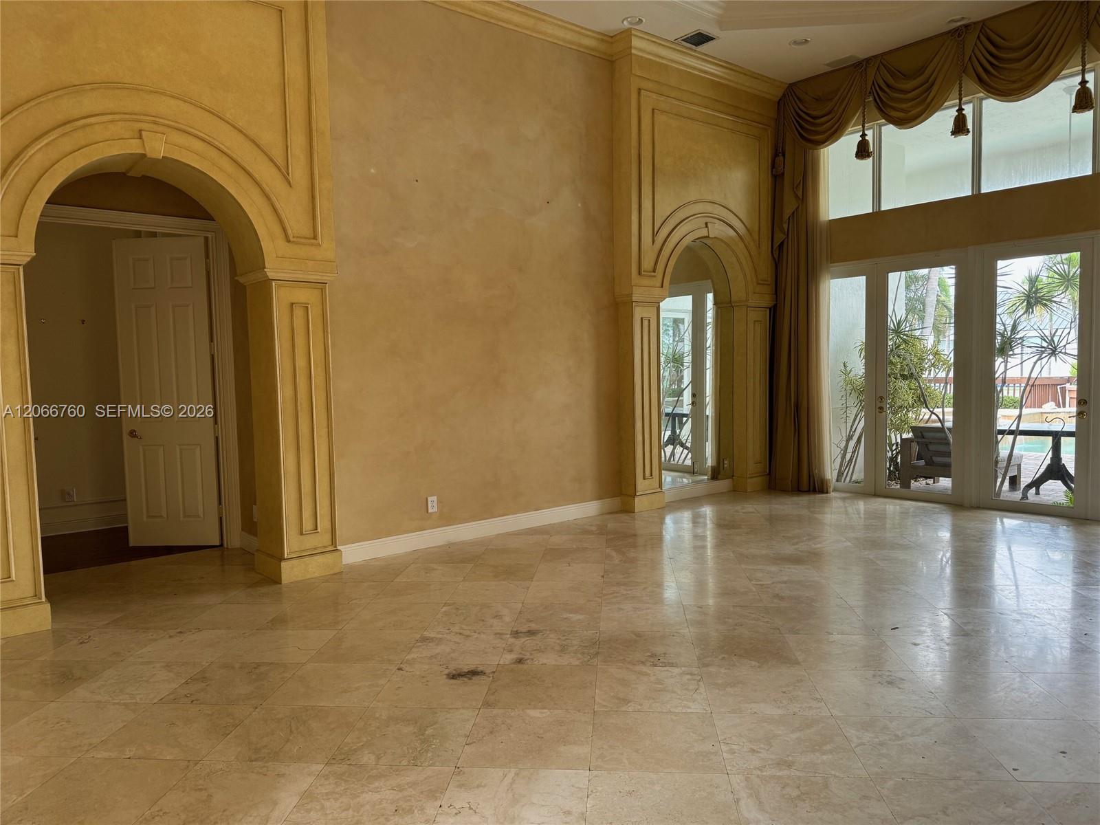 Photo of 891 Captiva Dr  (891), Hollywood, Florida, 33019 - Living Room / Dining area