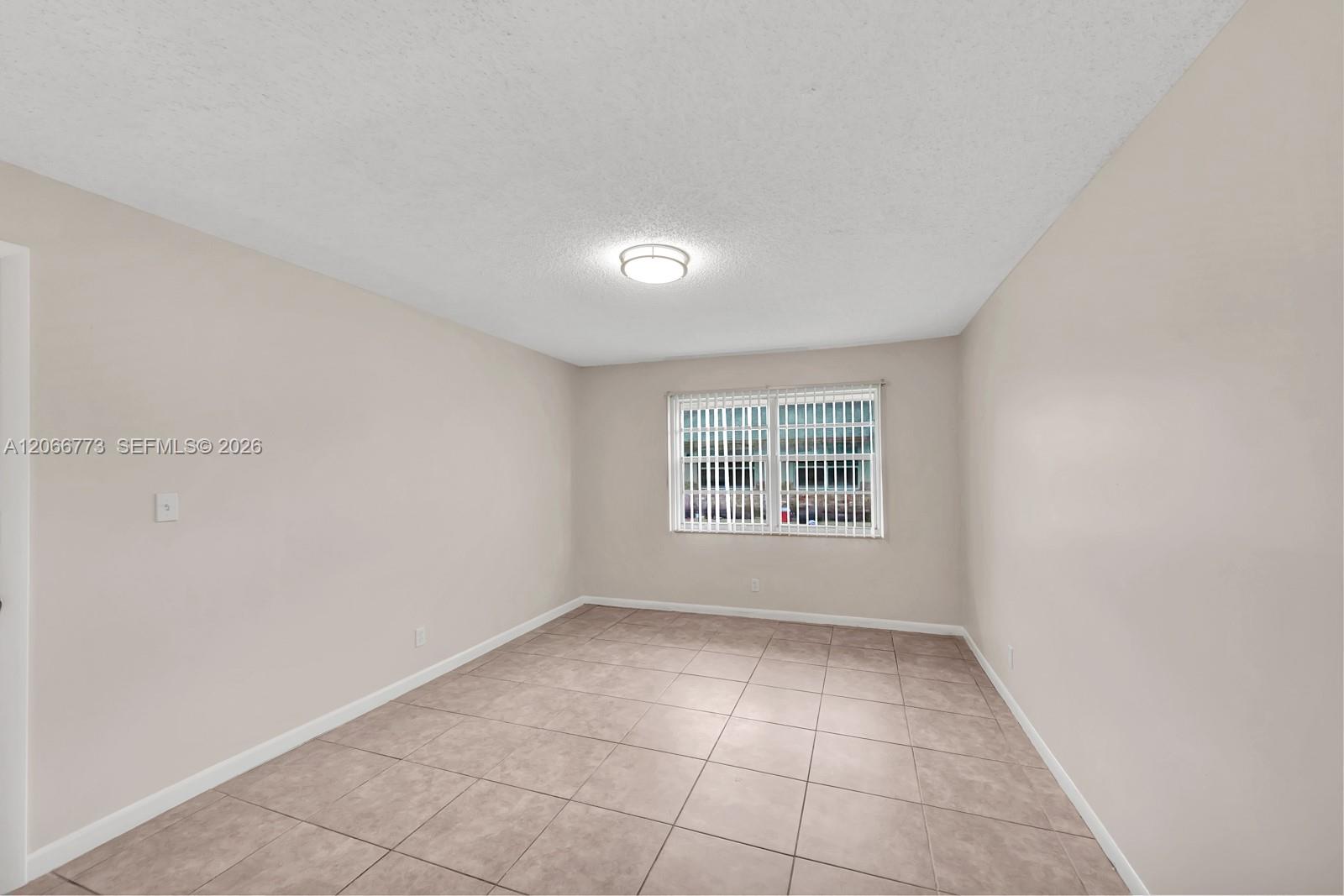 Ver detalles / 2099 sq. ft. $ 2026-08-06 0 foto