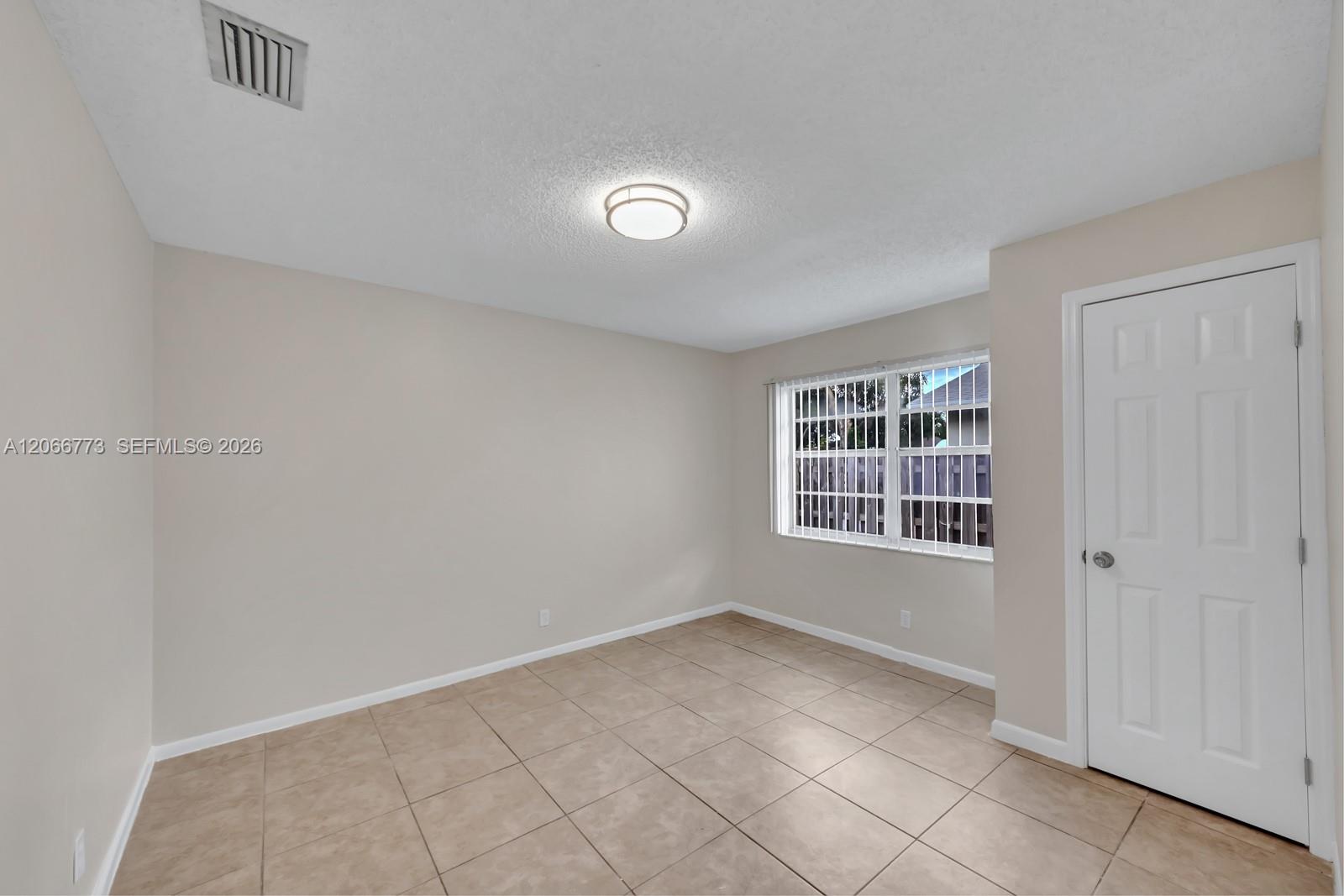 Ver detalles / 2099 sq. ft. $ 2026-08-06 0 foto