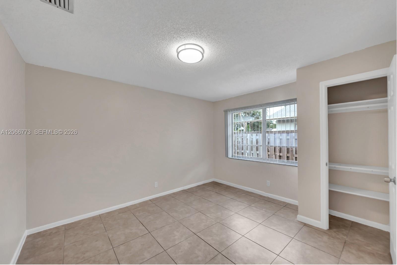 Ver detalles / 2099 sq. ft. $ 2026-08-06 0 foto