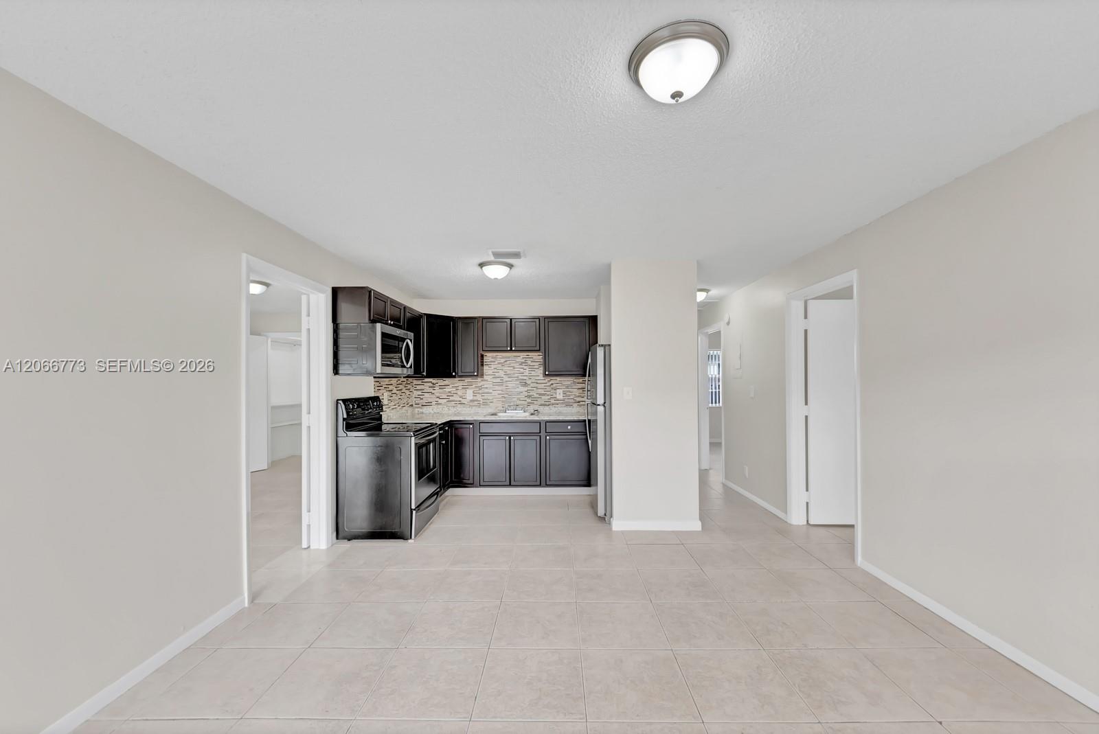 Ver detalles / 2099 sq. ft. $ 2026-08-06 0 foto