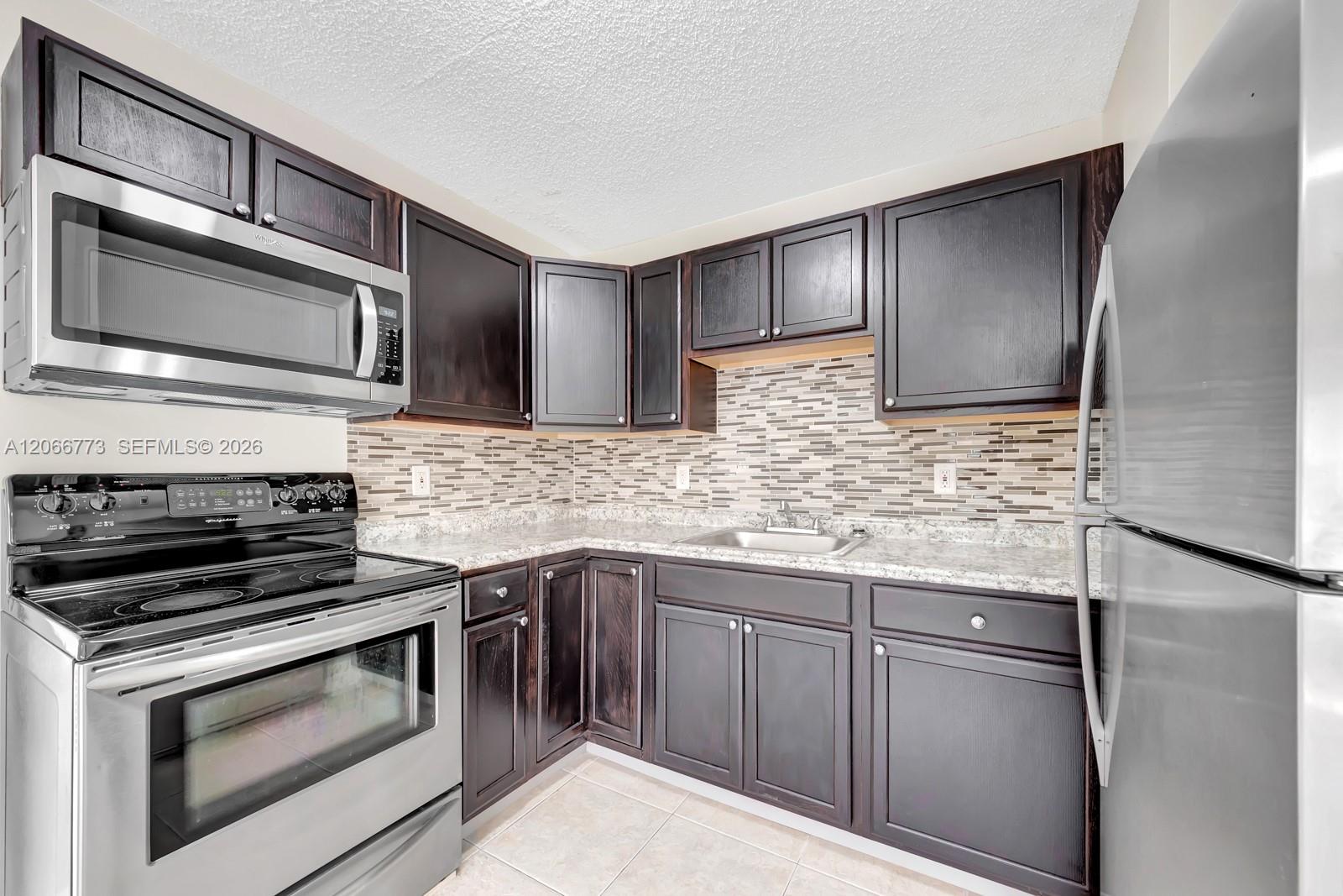 Ver detalles / 2099 sq. ft. $ 2026-08-06 0 foto