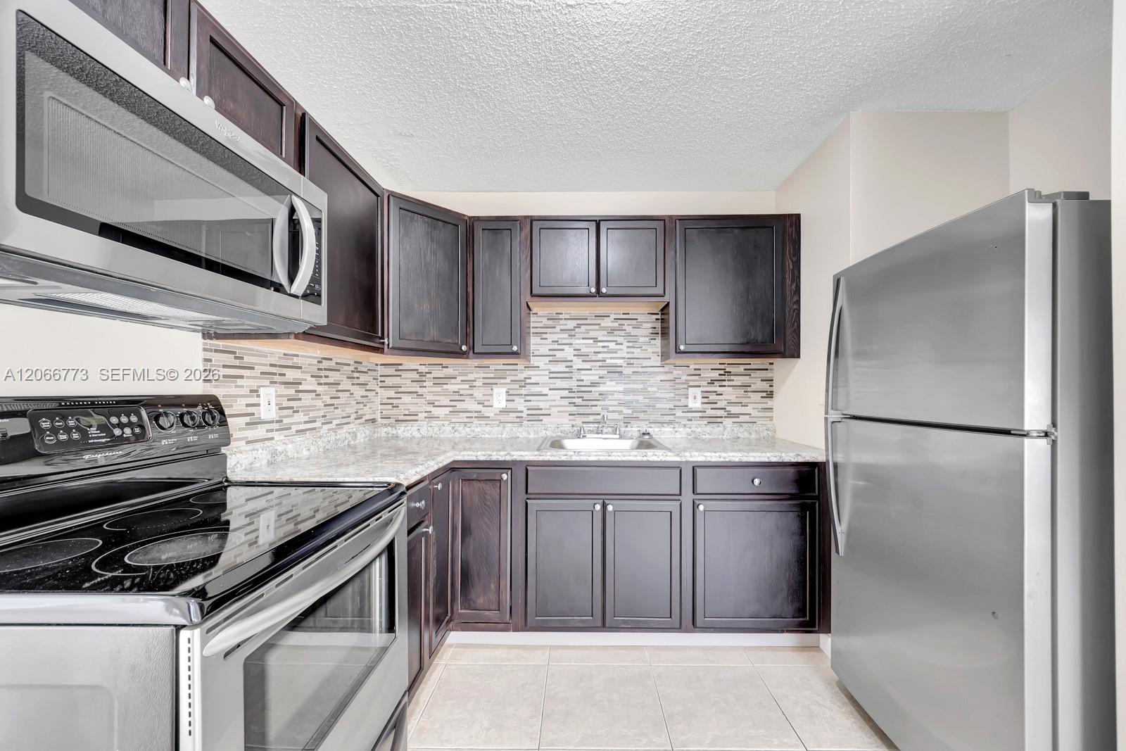 Ver detalles / 2099 sq. ft. $ 2026-08-06 0 foto
