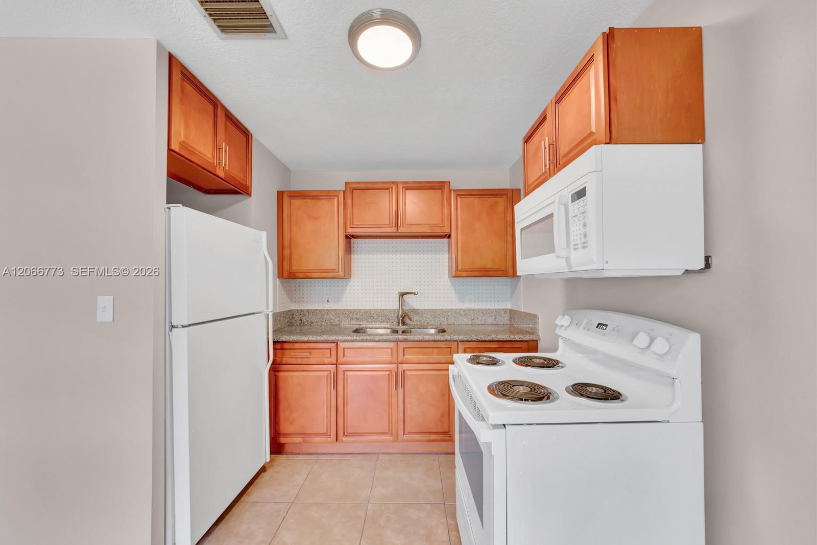 Ver detalles / 2099 sq. ft. $ 2026-08-06 0 foto