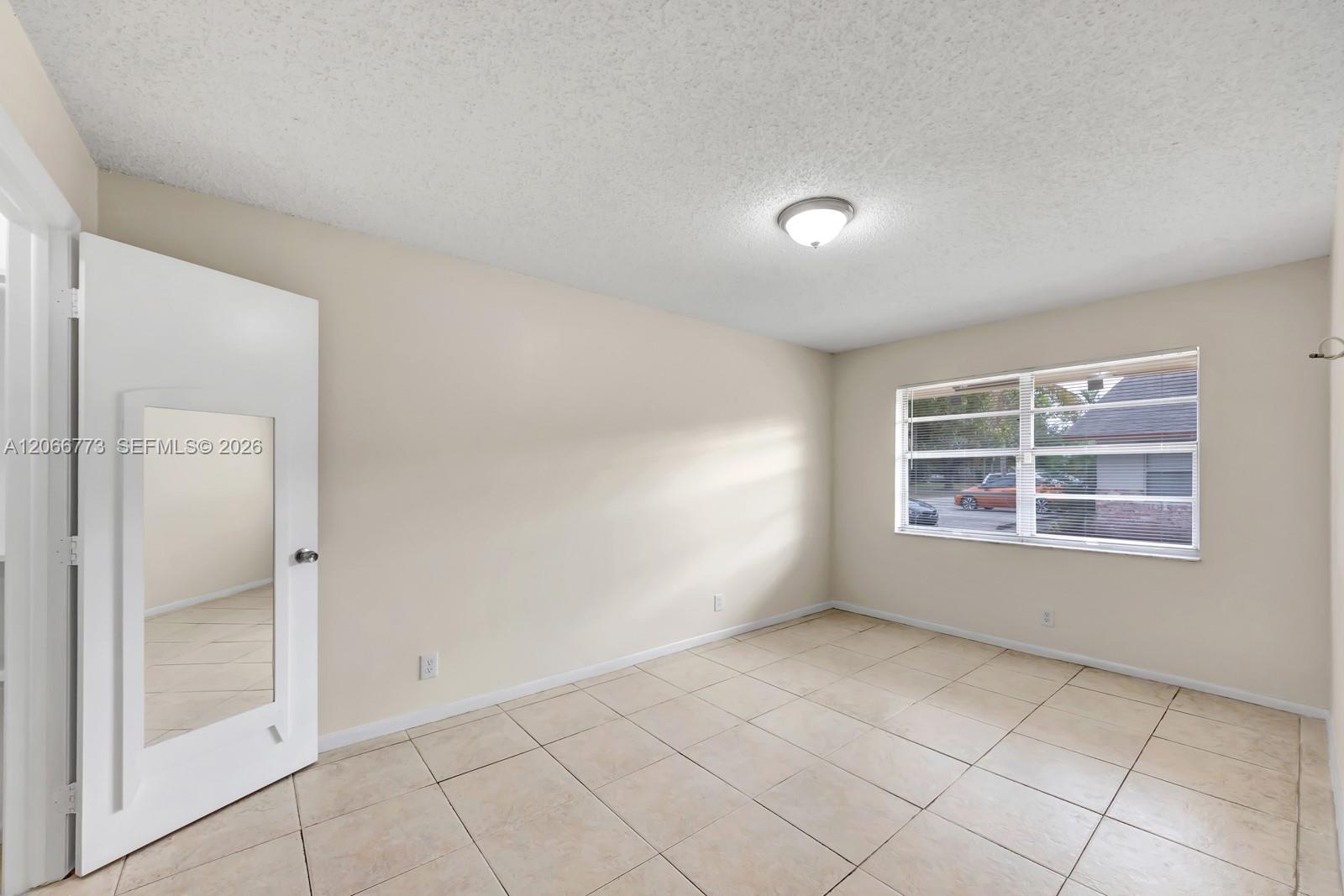 Ver detalles / 2099 sq. ft. $ 2026-08-06 0 foto