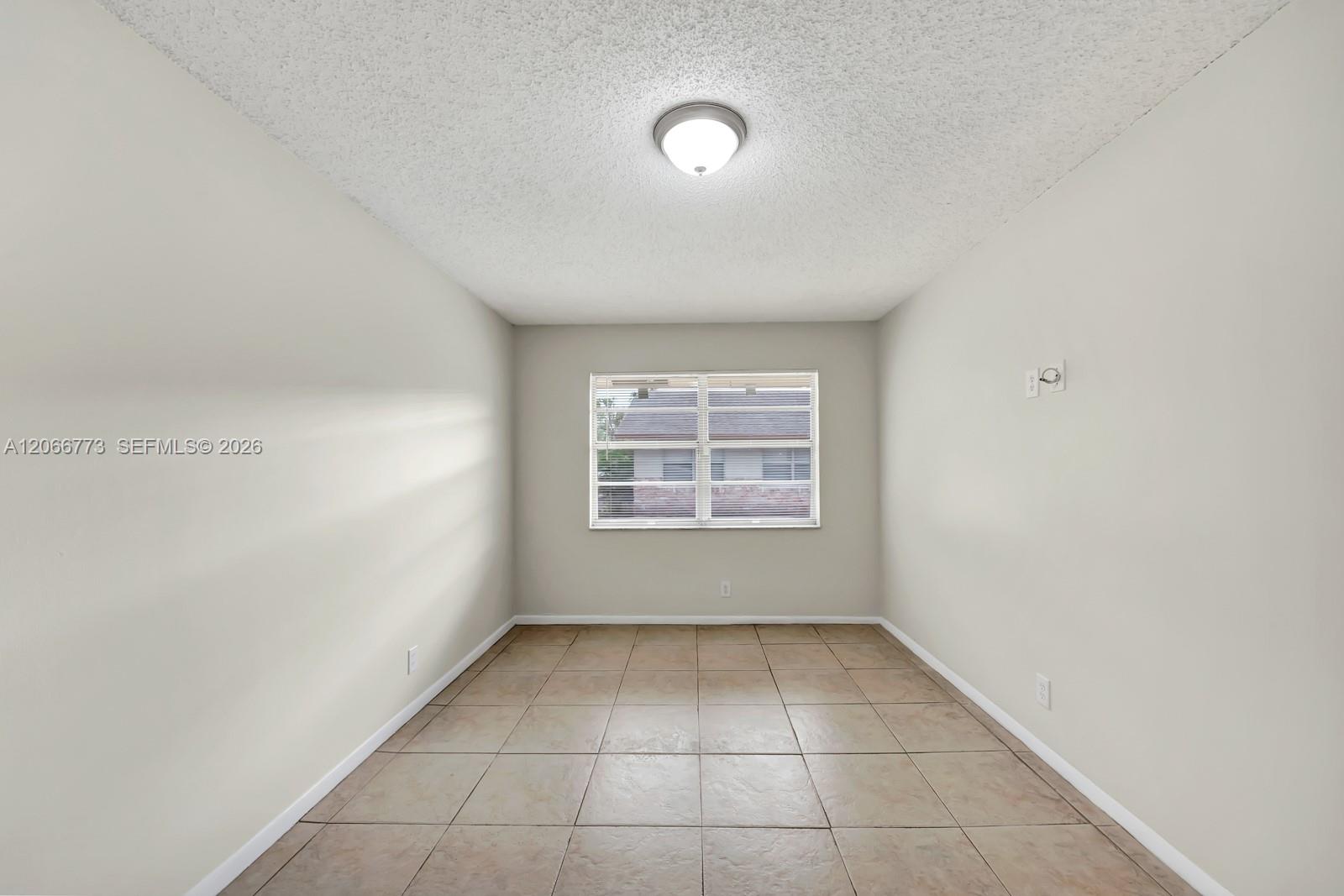 Ver detalles / 2099 sq. ft. $ 2026-08-06 0 foto