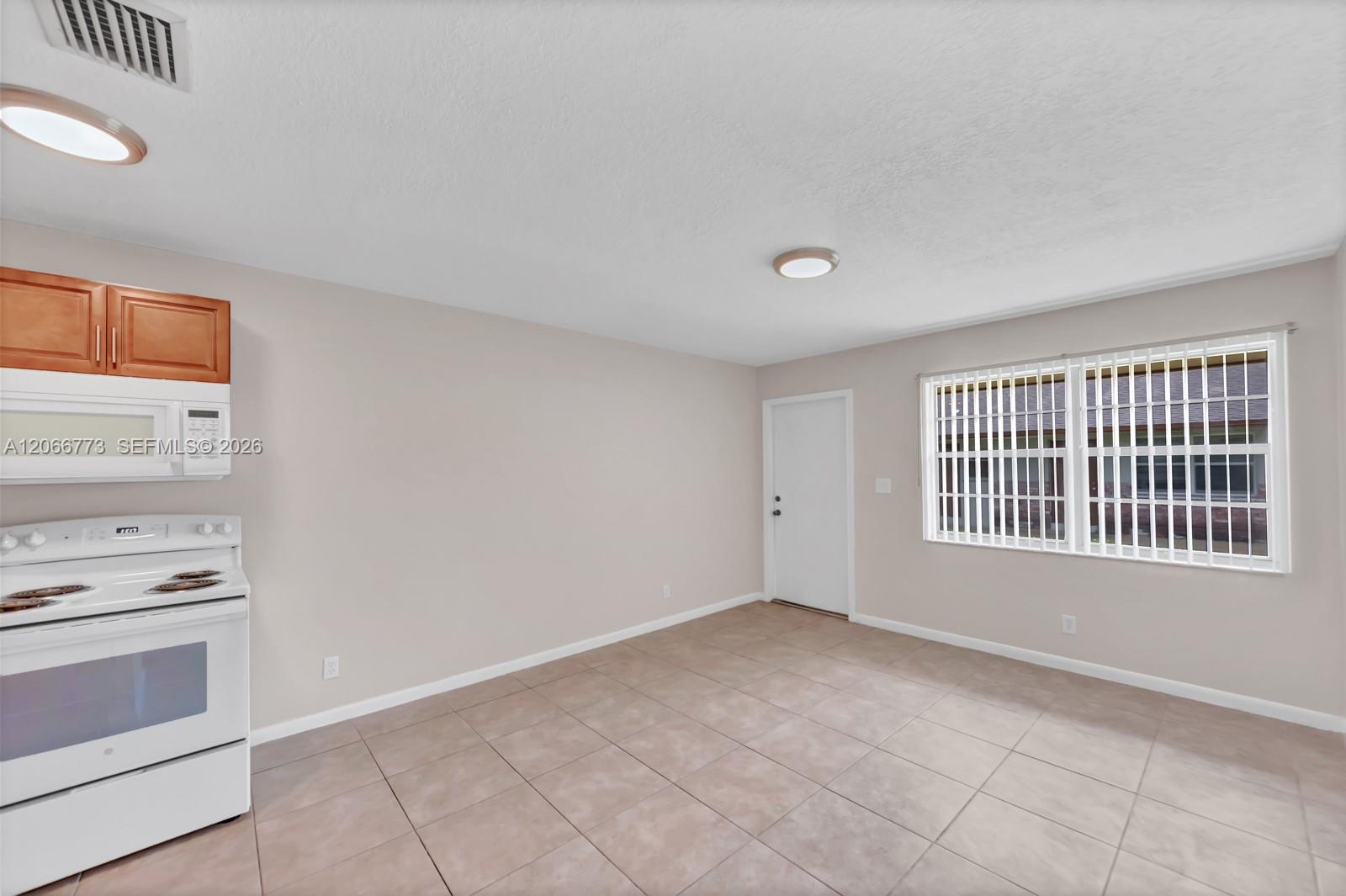 Ver detalles / 2099 sq. ft. $ 2026-08-06 0 foto