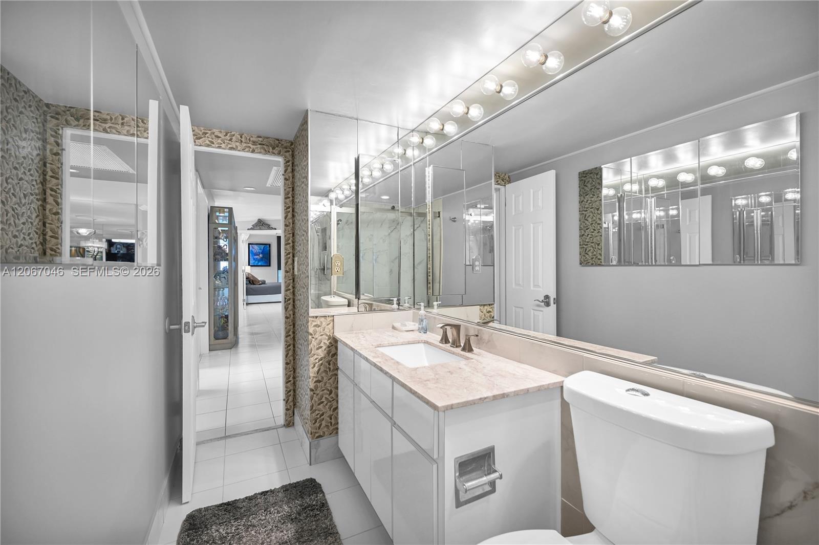 Photo of 2030 Ocean Dr #2027, Hallandale Beach, Florida, 33009 - 2nd Bathroom