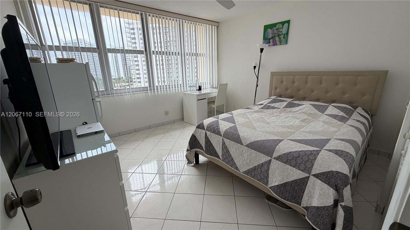 Photo of 1825 Ocean Dr  #509, Hallandale Beach, Florida, 33009 - 