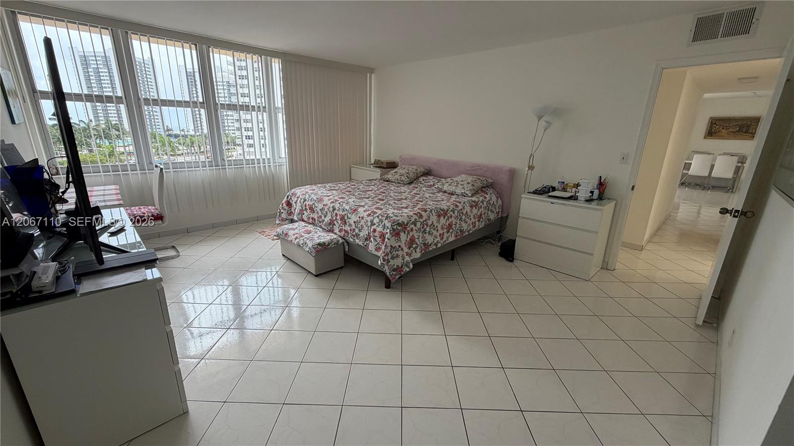 Photo of 1825 Ocean Dr  #509, Hallandale Beach, Florida, 33009 - 