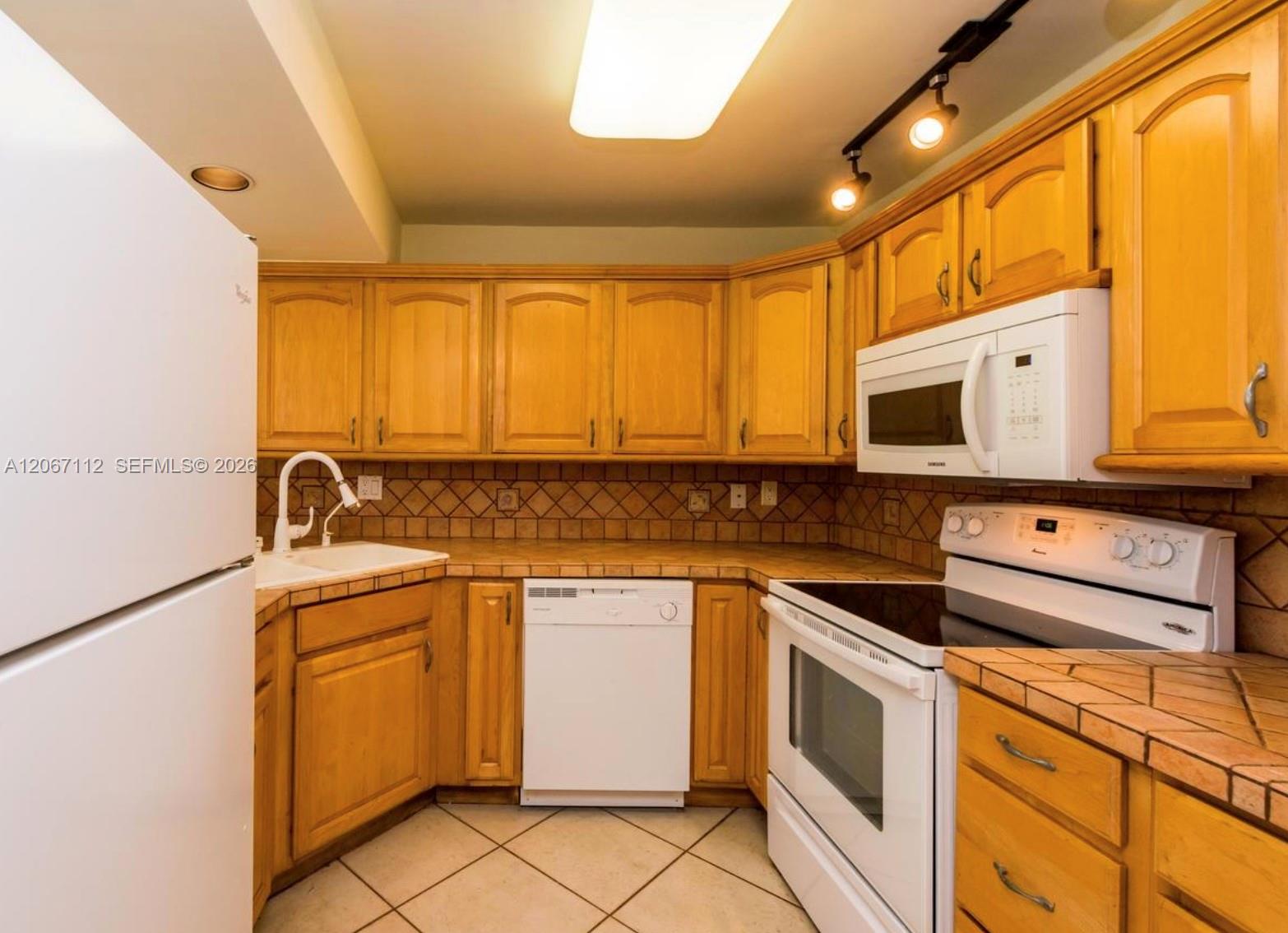 Photo of 2049 Ocean Dr #806, Hallandale Beach, Florida, 33009 -