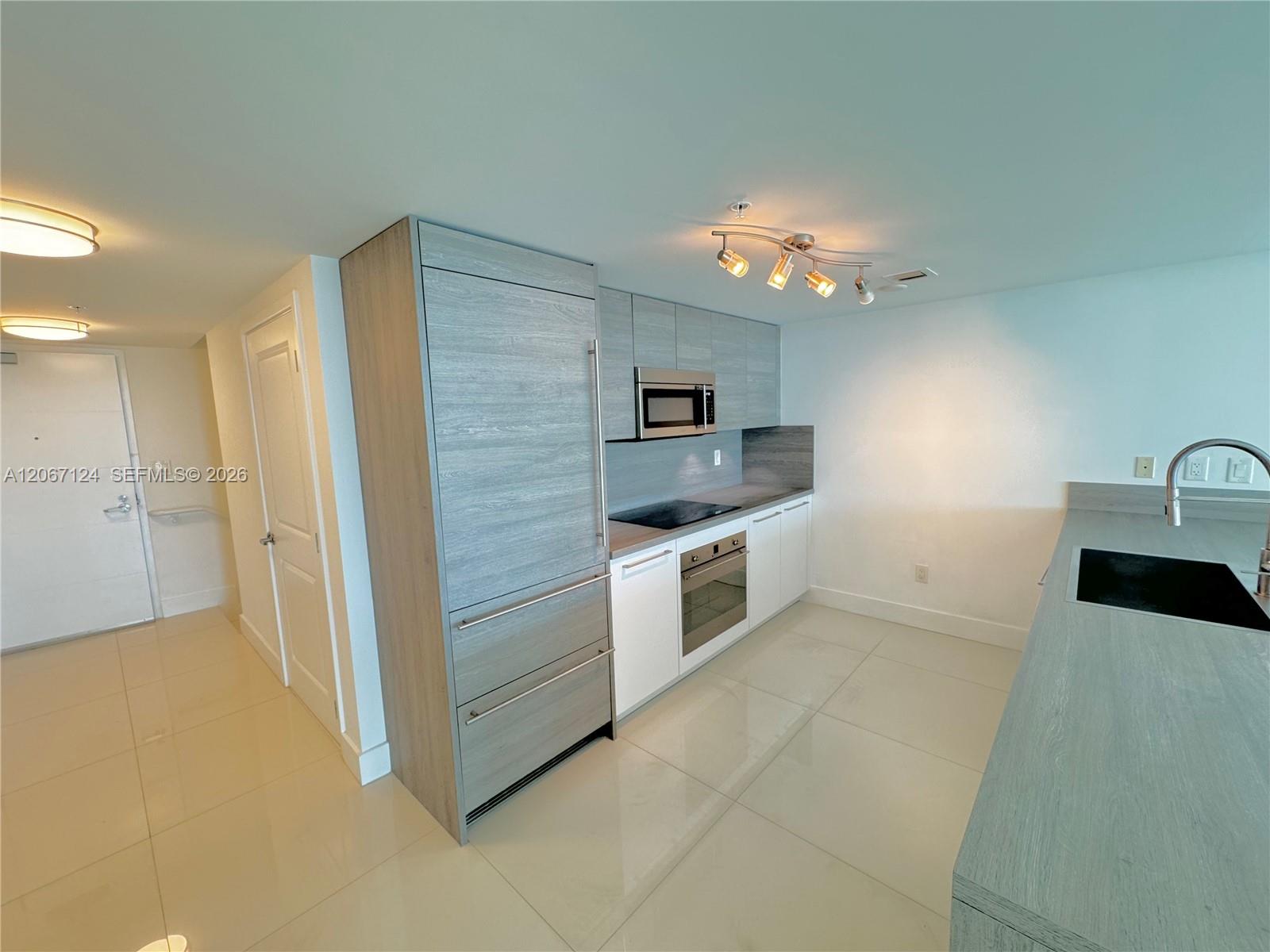 Photo 6 of Sunny Isles Blvd