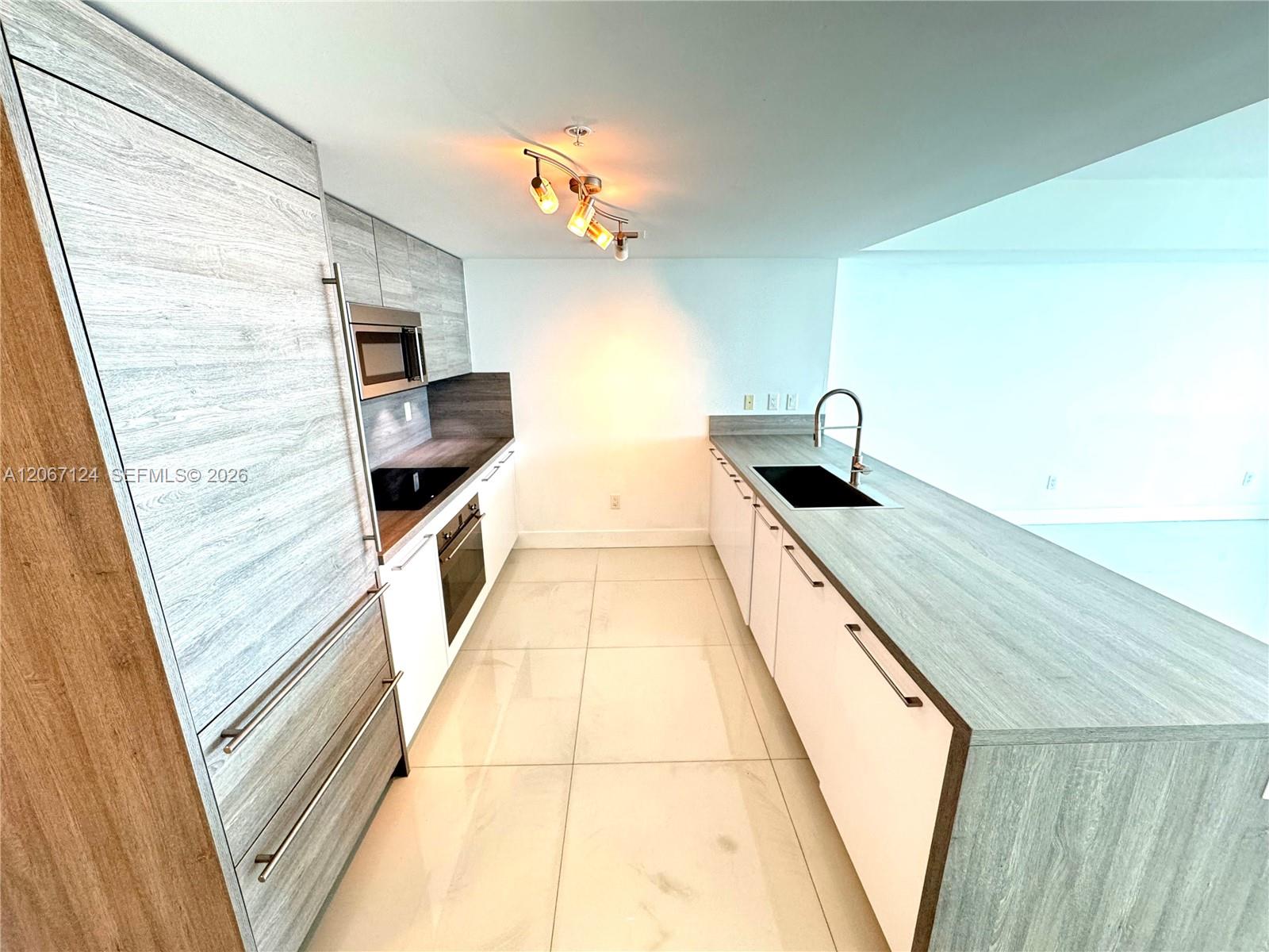 Photo 7 of Sunny Isles Blvd