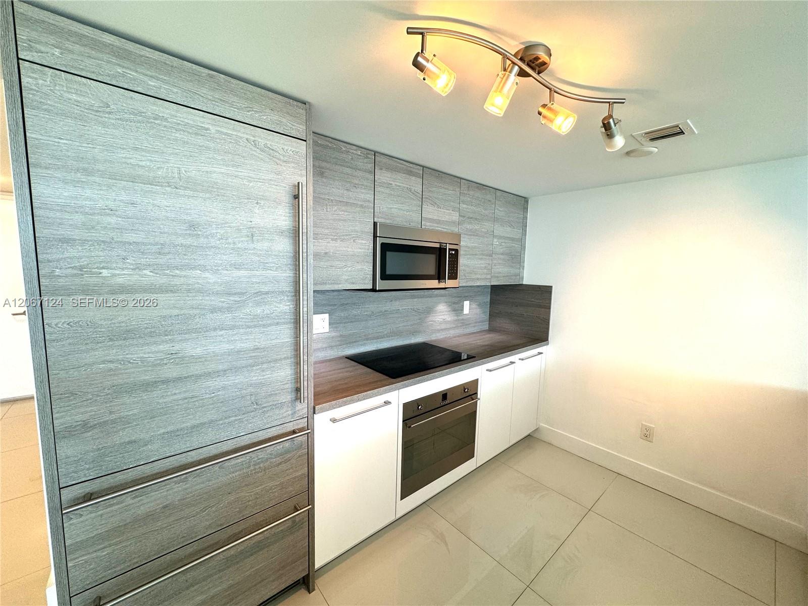 Photo 8 of Sunny Isles Blvd