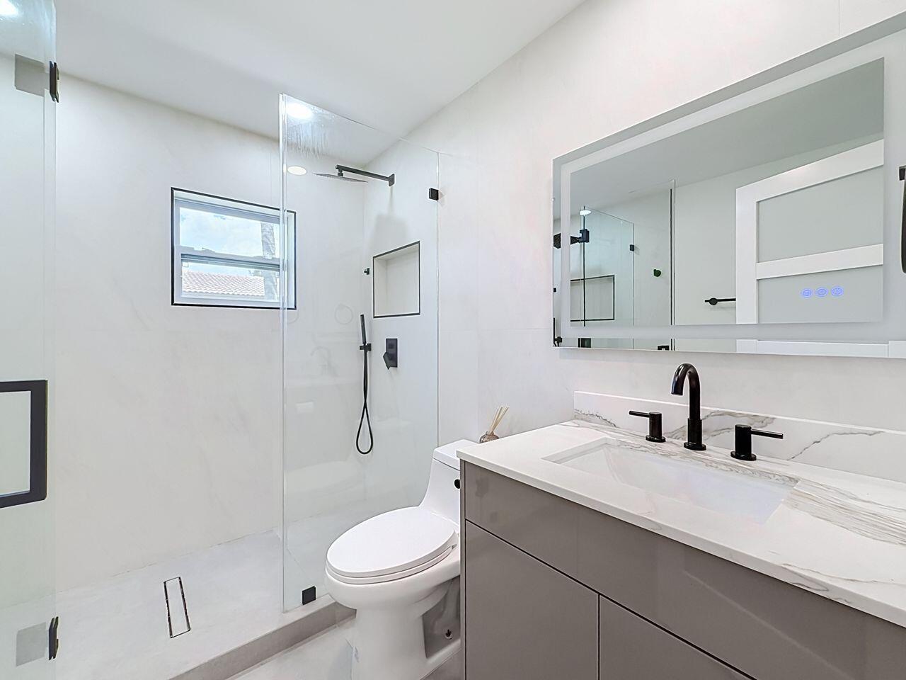 Ver detalles E-W / 0 3222 sq. ft. $ 2026-08-19 0 foto