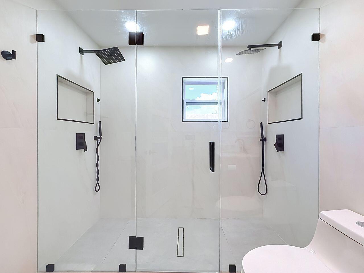 Ver detalles E-W / 0 3222 sq. ft. $ 2026-08-19 0 foto