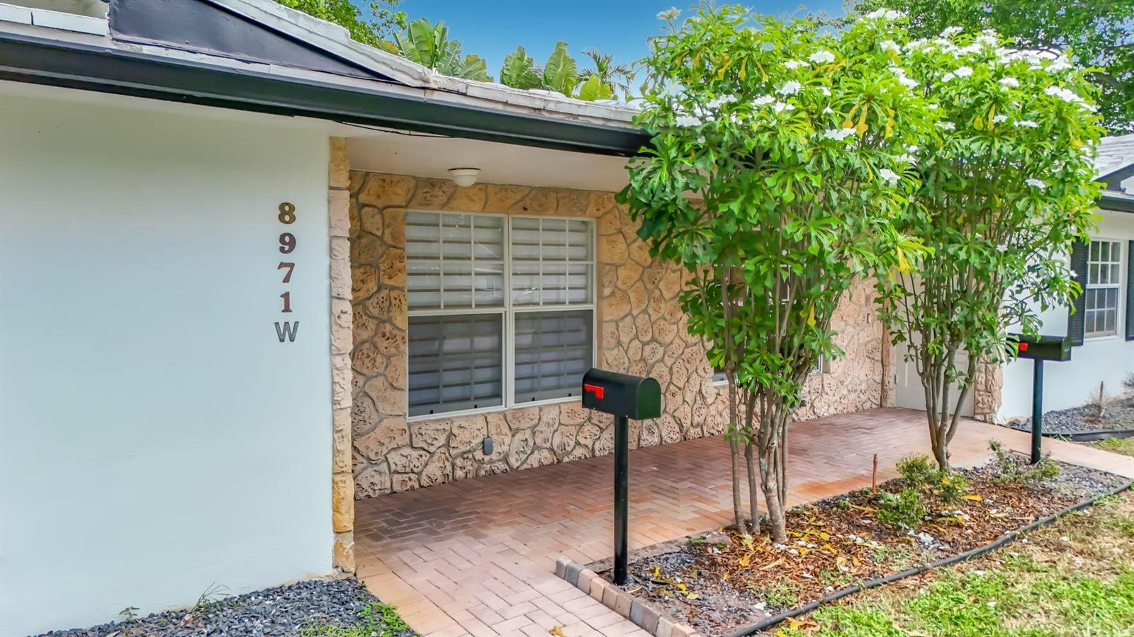 Ver detalles E-W / 0 3222 sq. ft. $ 2026-08-19 0 foto