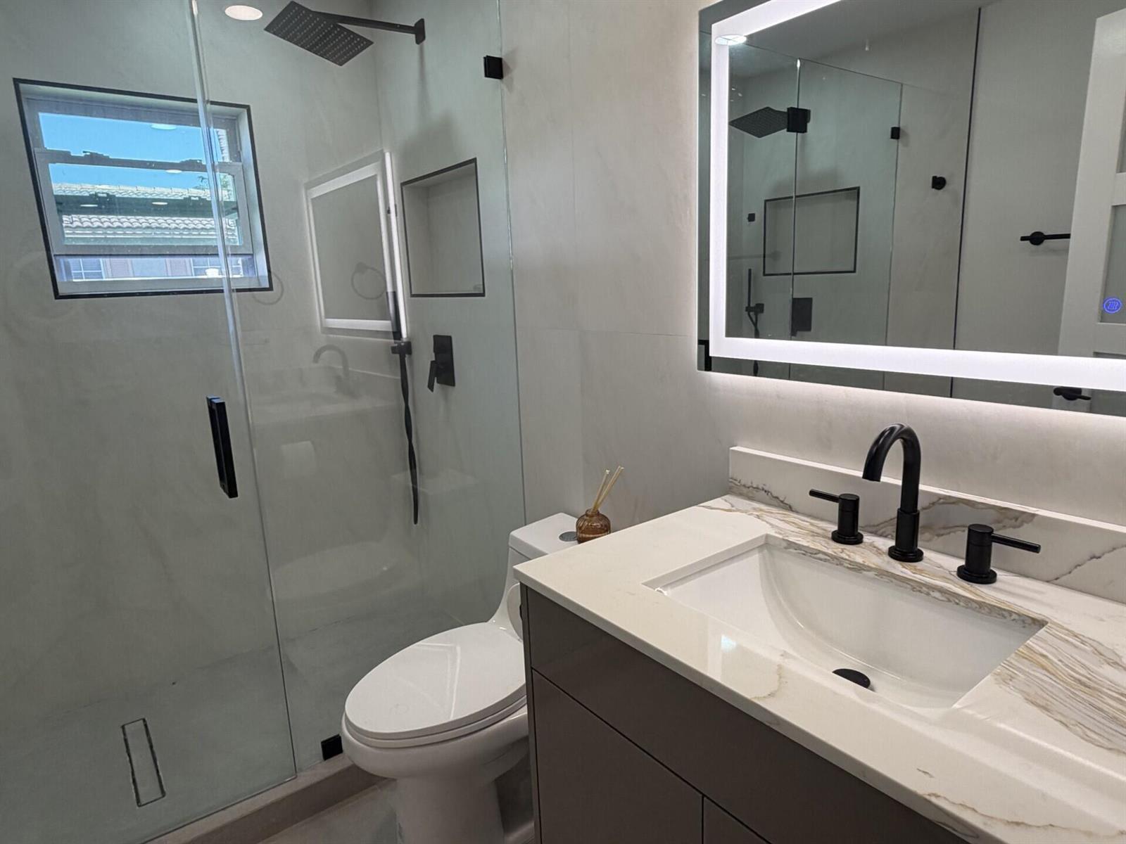 See details E-W / 0 3222 sq. ft. $ 2026-08-08 0 Photo