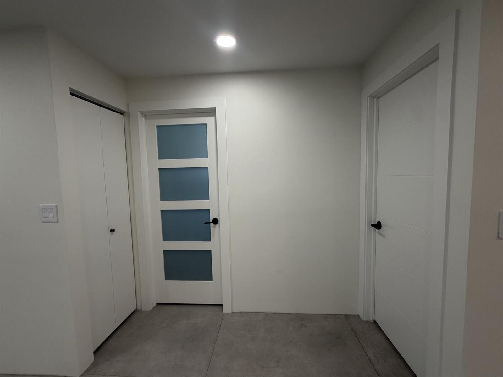 See details E-W / 0 3222 sq. ft. $ 2026-08-08 0 Photo