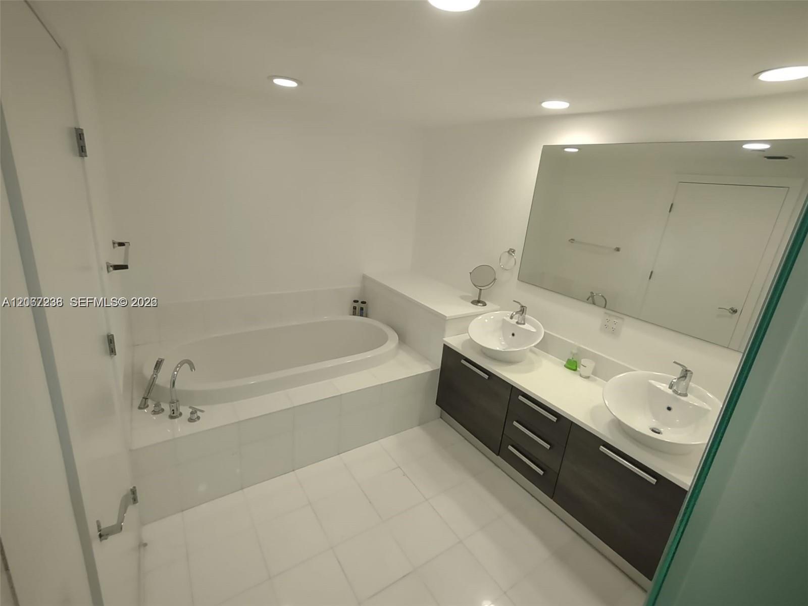 Photo of 2950 188th St  #316, Aventura, Florida, 33180 - 