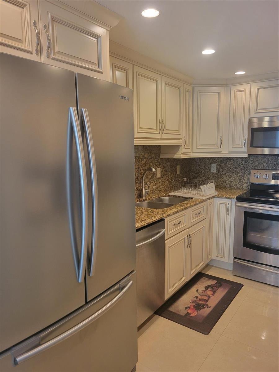 Photo of 2401 OCEAN  #1108, Hollywood, Florida, 33019 - Photo 3